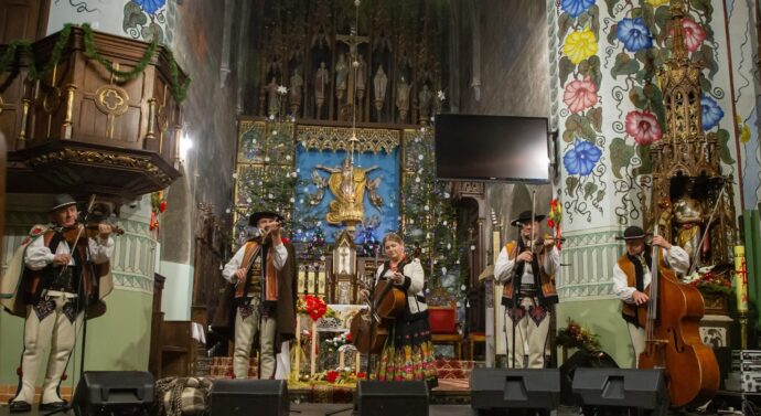 Koncert Kolęd i Pastorałek z udziałem zespołu Trebunie-Tutki